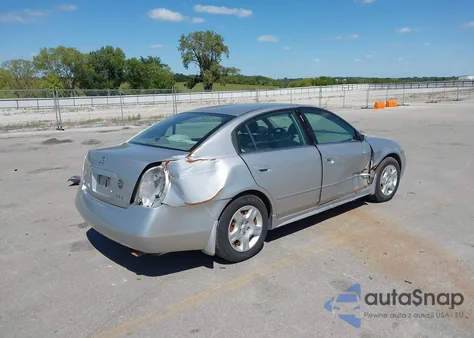 2002 Nissan Altima 2.5 S из США, поврежденный, VIN 1N4AL11DX2C703471